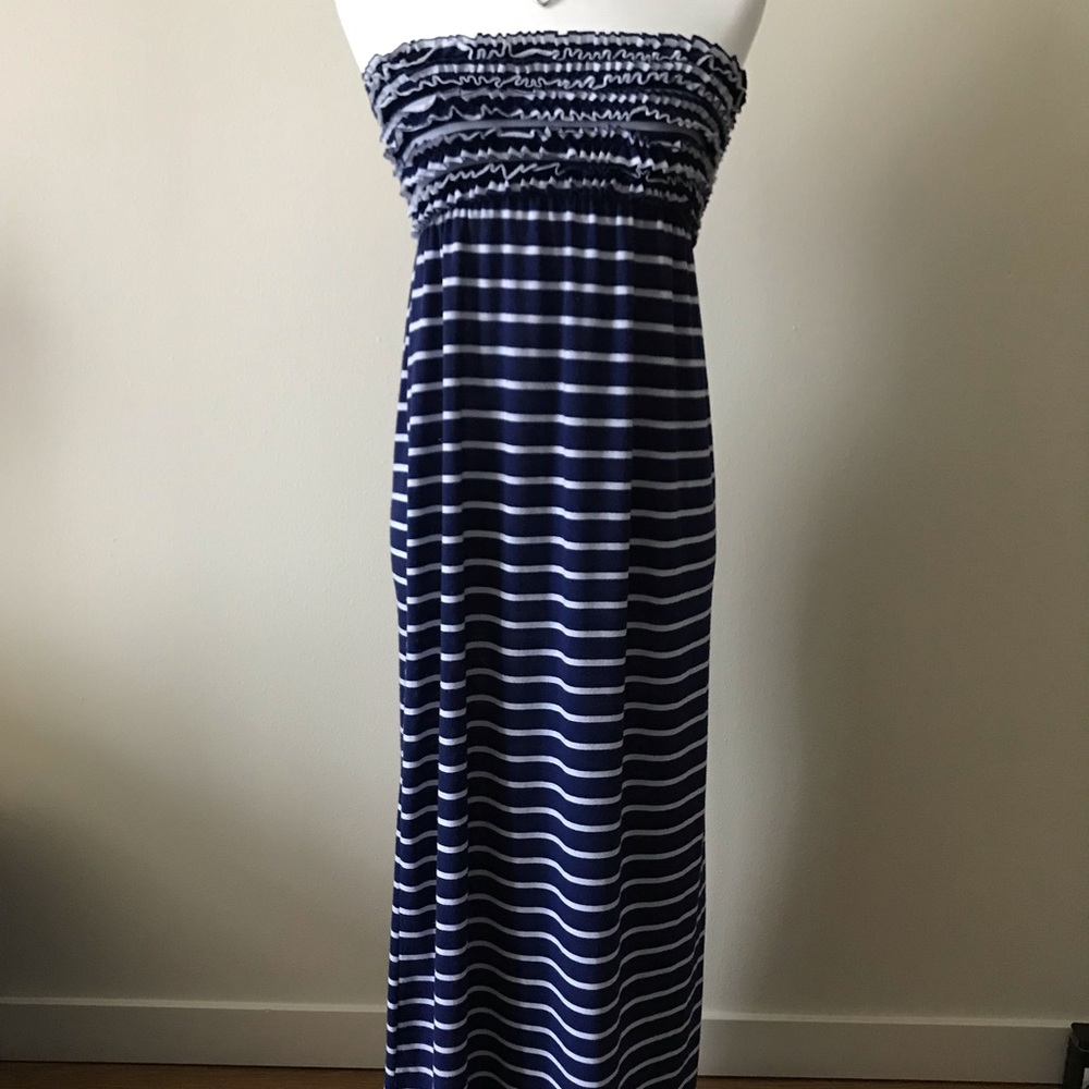 🌷Strapless maxi dress🌷